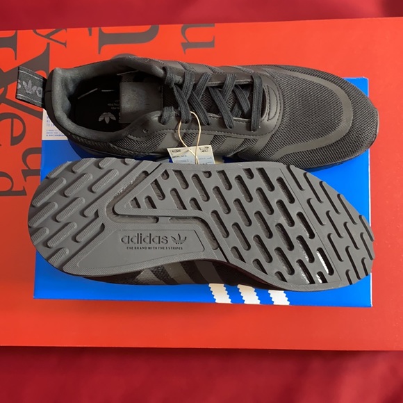 Men Adidas - Picture 5 of 8